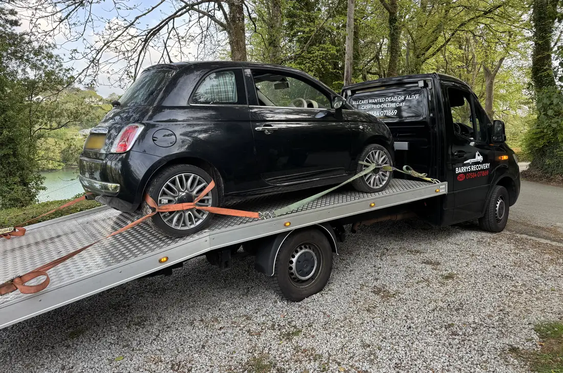 Strapped at the wheels and ready to go (photo: Alexa)
